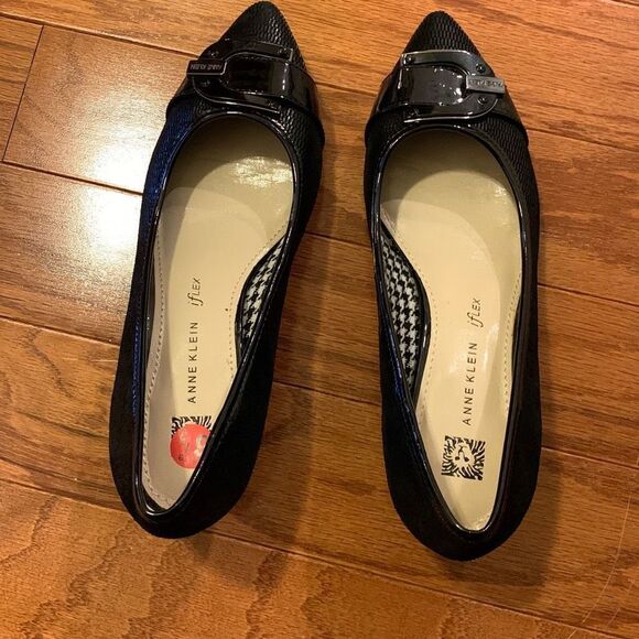 Anne Klein iflex Women's Black Leather Pointed Toe Buckle Pumps Size 6.5 - Picture 3 of 11